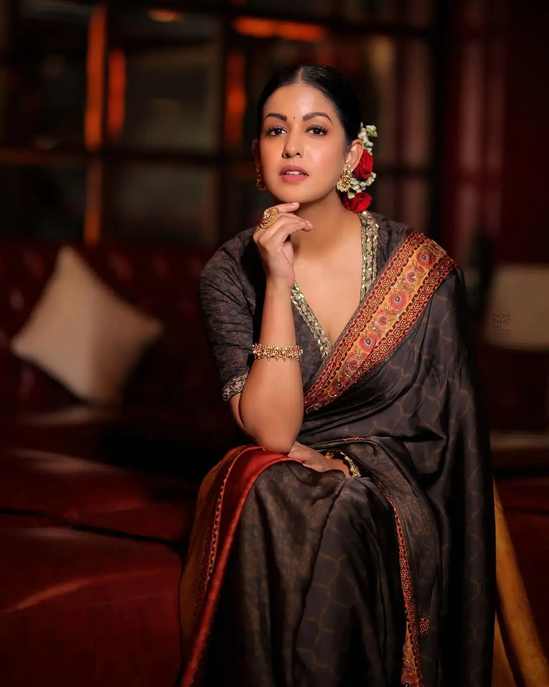 Ishita Dutta Wearing Beautiful Earring Bangles Black Saree